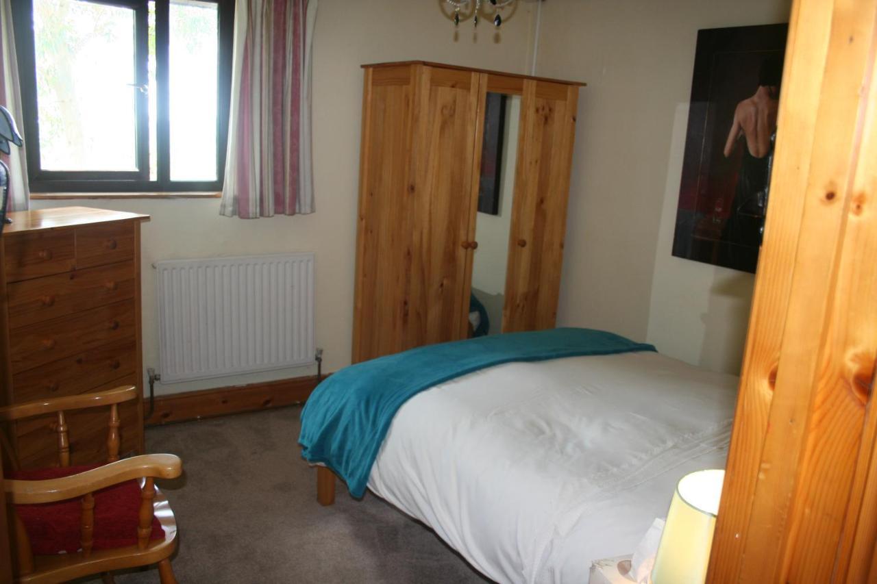 Barn Cottage - Farm Park Stay With Hot Tub 스완지 외부 사진
