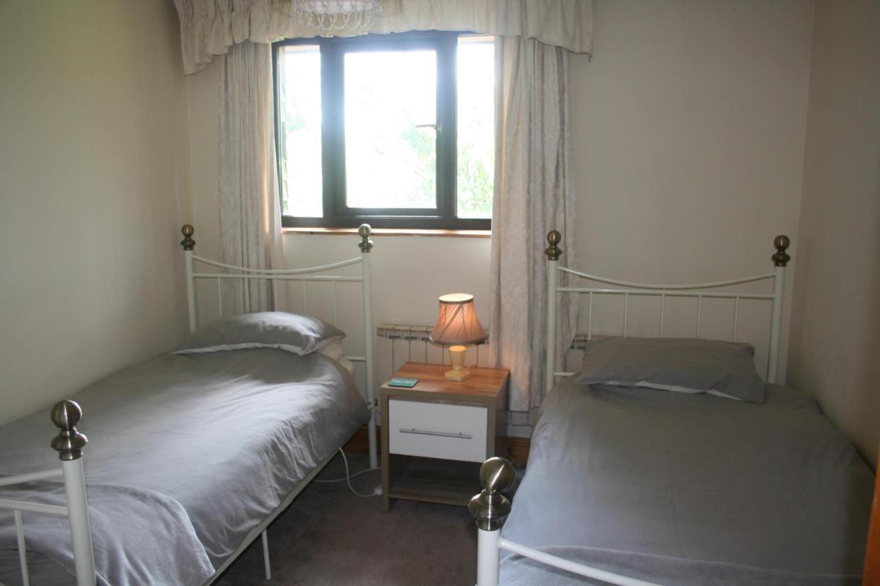 Barn Cottage - Farm Park Stay With Hot Tub 스완지 외부 사진
