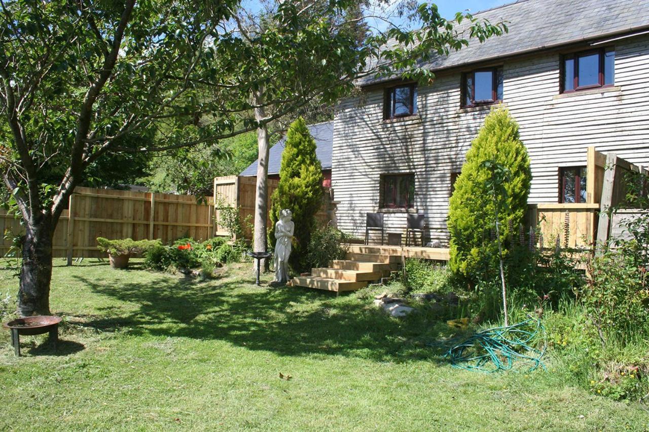 Barn Cottage - Farm Park Stay With Hot Tub 스완지 외부 사진